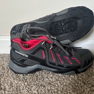 Shimano Women’s Spin/Cycling Shoes in Gray and Pink (Convertible) NEW
